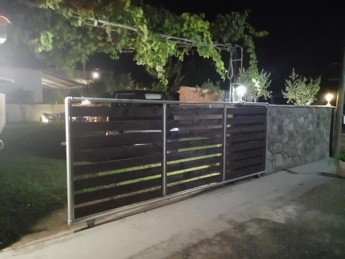 Néa MeságkalaΟ Ακλόνητος公寓式酒店 外观 照片
